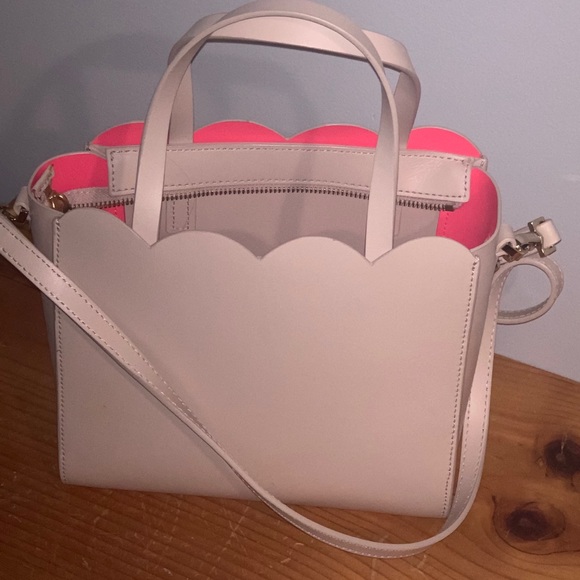 Kate Spade Pink scalloped bag - Picture 2 of 5